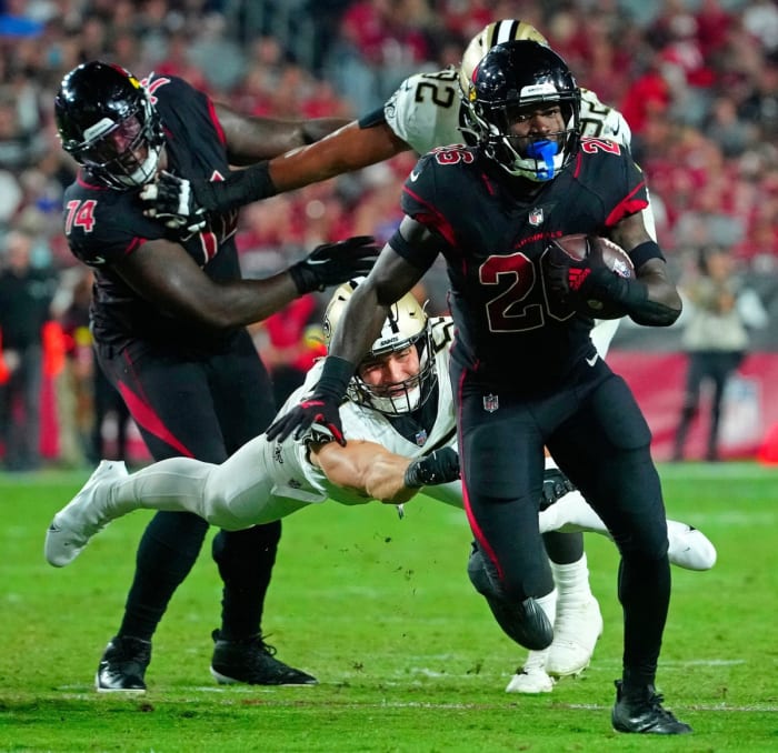 Cardinals Eno Benjamin (26) breaks down field against the Saints. © Patrick Breen/The Republic / USA TODAY NETWORK